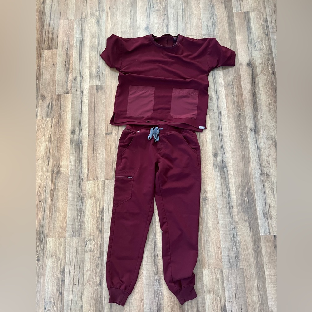 Womens Technical collection size small figs